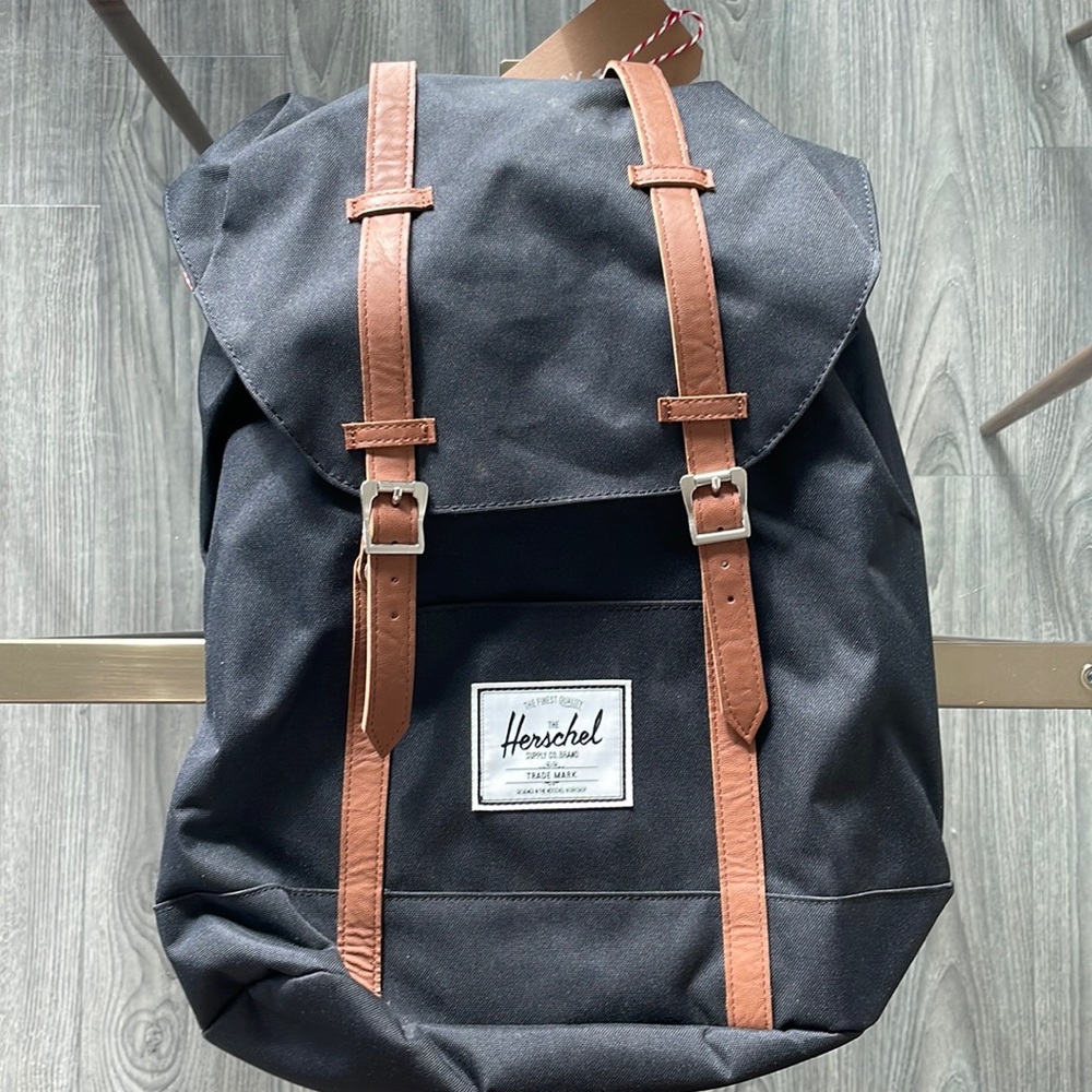 Herschel Retreat Backpack in Black